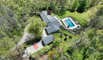 266 Pettis Ave NE, Ada, MI 49301