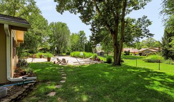 8852 Ridge Hill Dr, Indianapolis, IN 46217