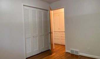 580 Riverview Dr, Ann Arbor, MI 48104