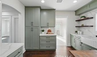 2111 S Bronson Ave, Los Angeles, CA 90018