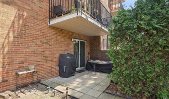 1217 S Old Wilke Rd 101, Arlington Heights, IL 60005
