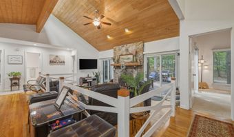 203 BRENDA Ln, Basye, VA 22810