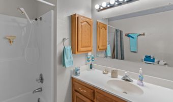 2007 Oakridge Dr, Ava, MO 65608