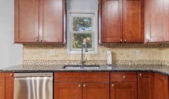 78 Wayside Dr, Aberdeen Twp., NJ 07735
