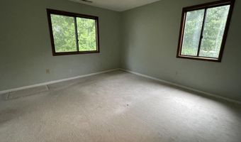 21 Windsor Ln, Cos Cob, CT 06807