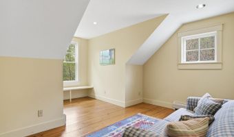 27 Orchard Ln, Alton, NH 03809
