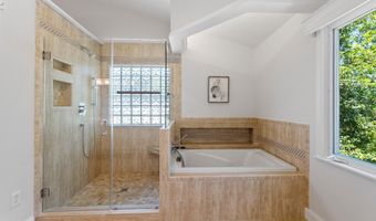 6111 35TH St N, Arlington, VA 22213