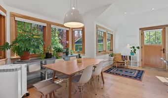 827 NW Delaware Ave, Bend, OR 97703