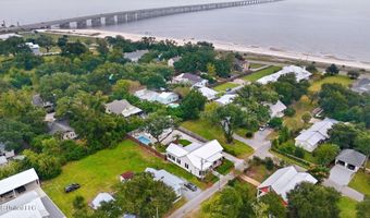 107 Mcdonald Ln, Bay St. Louis, MS 39520