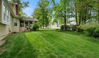 1994 Claymills Dr, Chesterfield, MO 63017
