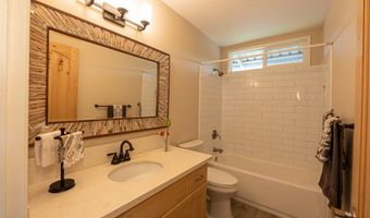 99 ELM Dr, Hilo, HI 96720