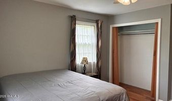 17 Moore St, Andrews, NC 28901
