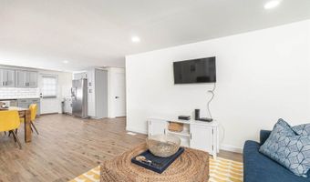 412 1st St, Apex, NC 27502