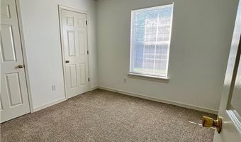 911 SW Cheyenne Dr, Bentonville, AR 72712