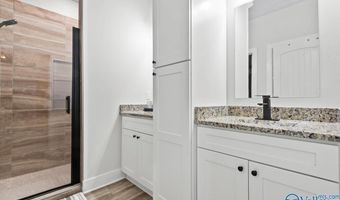 15 Swanee Dr, Albertville, AL 35950