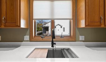 3302 E FALLCREEK Ln, Appleton, WI 54913