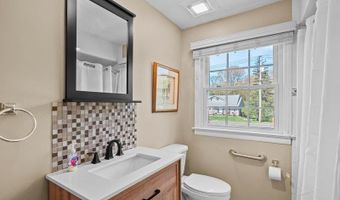 76 S Airmont Rd, Airmont, NY 10901