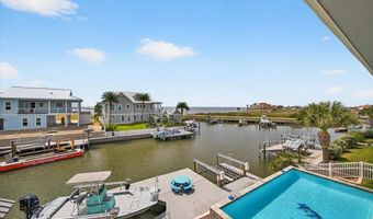 1013 St John Ct, Rockport, TX 78382