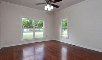 311 W Pleasant St, Aurora, MO 65605