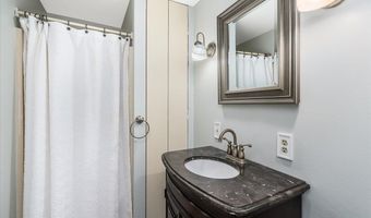 5 Hickory Hill Dr, Londonderry, NH 03053