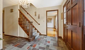 620 Riverside Dr, Cheshire, CT 06410