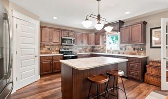 18736 Roselle Cv, Auburn, IN 46706