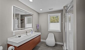 37 Dye Hill Rd, Hopkinton, RI 02832