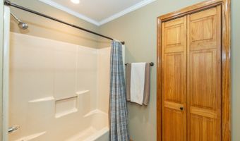 10 W Shore Dr, Alloway, NJ 07462