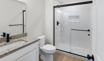 2301 Wedgewood Dr, Alton, IL 62002