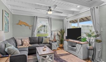 125 Pelican Dr, Atlantic Beach, NC 28512