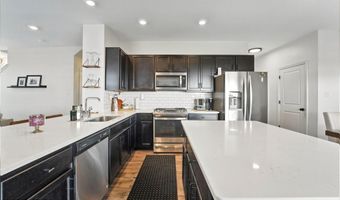 2 Half Hitch Rd, Barnegat, NJ 08005