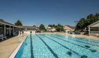 733 Castle Ridge Dr, Ballwin, MO 63021