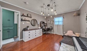 212 Circle Dr, Alvarado, TX 76009