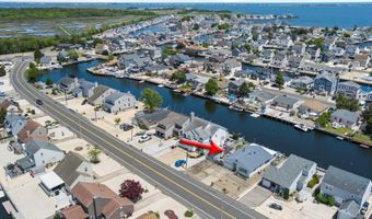 397 Bayview Ave, Bayville, NJ 08721