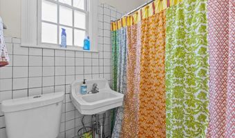 233 Pearl St, Burlington, VT 05401