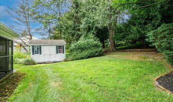 240 Dwight Rd, Middletown, NJ 07748