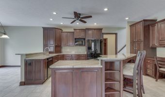 20 Forrests Edge Ct, Indianapolis, IN 46227