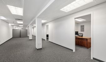 813 E LINCOLNWAY, Cheyenne, WY 82001