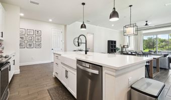 6211 SEA AIR Dr, Apollo Beach, FL 33572