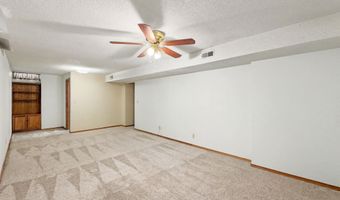4628 N Farmstead Ct, Bel Aire, KS 67220