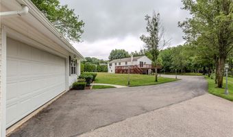 422 Buxton St, North Smithfield, RI 02896