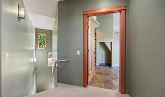 940 Pinecrest Ter, Ashland, OR 97520