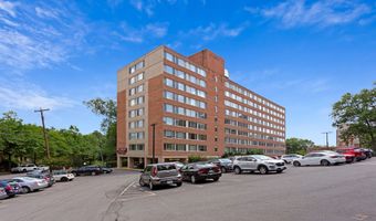 1210 N TAFT St 909, Arlington, VA 22201