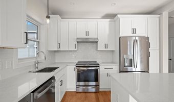 14 Fieldstone Ct 14, Bethel, CT 06801