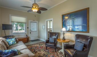 19 Leslie St, Apalachicola, FL 32320