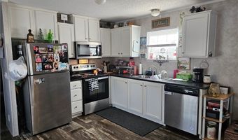 81 Hyland Dr, Akron, OH 44312