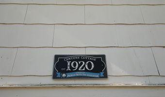 162 Pillsbury Pt, Arnolds Park, IA 51331