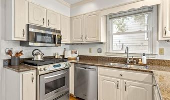 310 Somerlane Pl, Avondale Estates, GA 30002