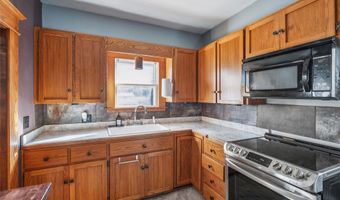 1701 Main St, Adel, IA 50003