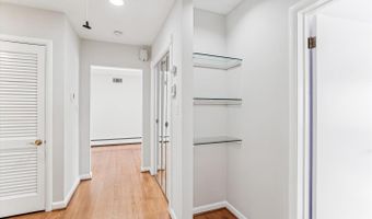 5813 MIDHILL St, Bethesda, MD 20817